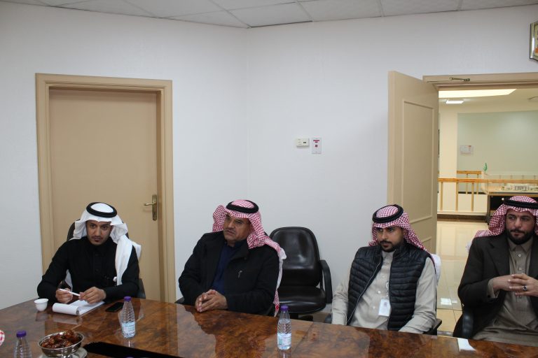 زيارة رئيس مجلس إدارة غرفة القريات لمدير هيئة الغذاء والدواء بمنفذ زيارة رئيس مجلس إدارة غرفة القريات لمدير هيئة الغذاء والدواء بمنفذ