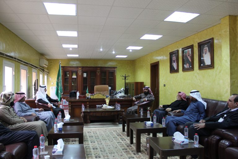 زيارة رئيس مجلس إدارة غرفة القريات لمدير جمرك منفذ الحديثة الغرفة زيارة رئيس مجلس إدارة غرفة القريات لمدير جمرك منفذ الحديثة الغرفة